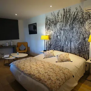  Frühstückspension Mas Lou Caloun - Chambre D'hote Face A La Piscine En Camargue - Les Maries De La Mer